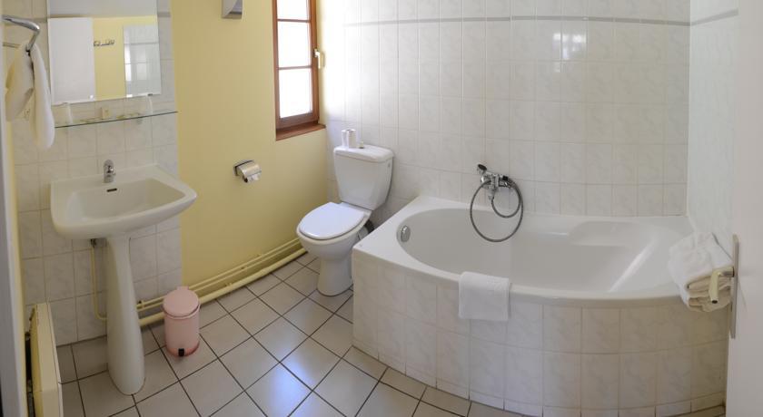 Logis Hotel De La Cloche Obernai Habitación foto