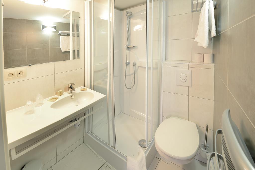 Logis Hotel De La Cloche Obernai Habitación foto