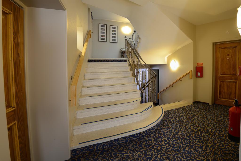 Logis Hotel De La Cloche Obernai Exterior foto